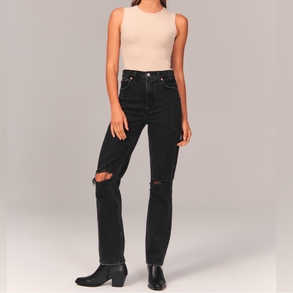 Abercrombie & Fitch A&F Curve Love ‘90s Straight Ultra High Rise Black‎ Jeans 24